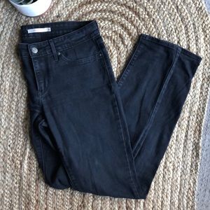 Levi’s 711 Skinny Jeans